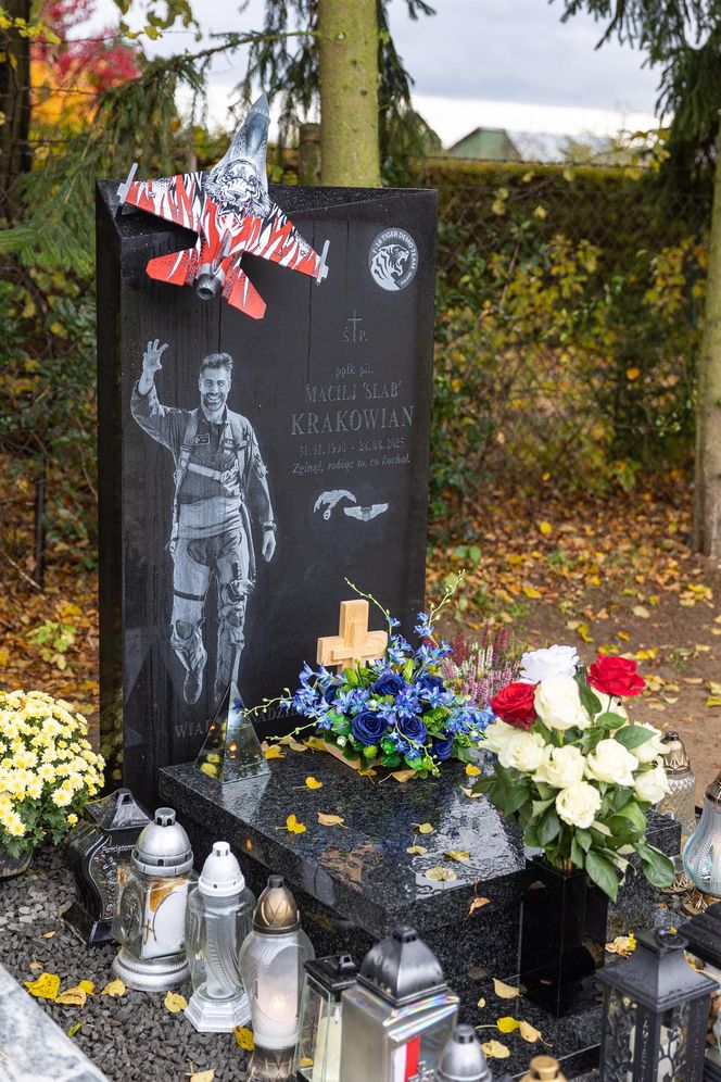 Tak wygląda grób Macieja Krakowiana przez 1 listopada