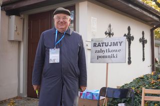 1 listopada na cmentarzu przy ul. Lipowej w Lublinie. Mieszkańcy odwiedzają groby swoich bliskich