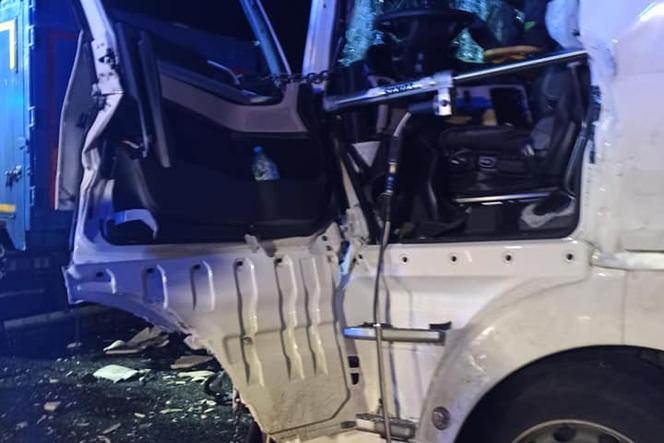 Wypadek na DK91 w Koziegłowach. Doszło do zderzenia aż 4 samochodów ciężarowych. Gierkówka zablokowana