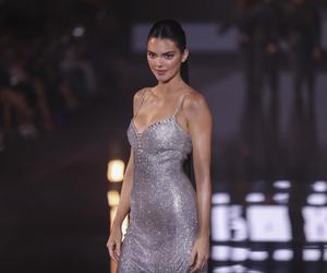 Kendall Jenner pokazała nagie piersi! Najdroższa modelka świata nie kryła wdzieków