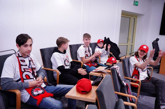 Siatkarze KPS-u z medalami na szyi, dziękowali kibicom za udany sezon