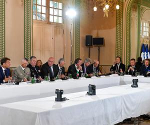 Minister Błaszczak na konferencji w Paryżu