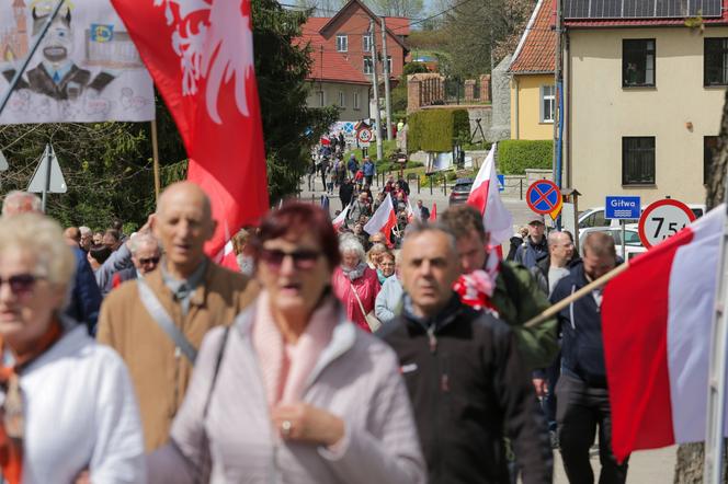 Protest przeciwko budowie centrum dystrybucyjnego Lidla w Gietrzwałdzie