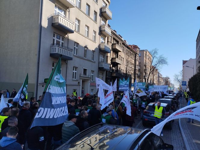 Górnicy protestowali pod ministerstwem przemysłu w Katowicach przeciwko likwidacji KWK Bielszowice