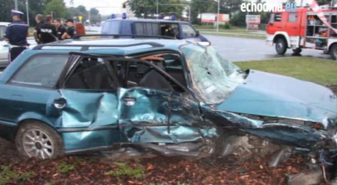 Wypadek w Kielcach - audi wjechało w radiowóz