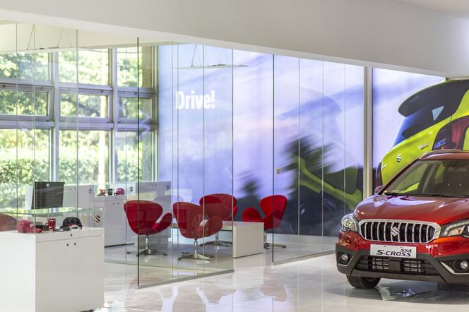 Nowy standard wizualizacji salonów sprzedaży marki Suzuki w Polsce