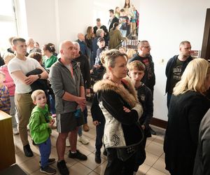 Gigantyczna kolejka w Olsztynie. Wszyscy chcieli zwiedzić to miejsce