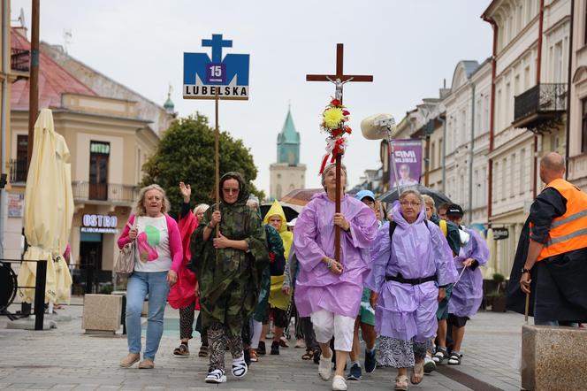 Lubelska Piesza Pielgrzymka na Jasną Górę 2024. Pątnikom deszcz niestraszny!