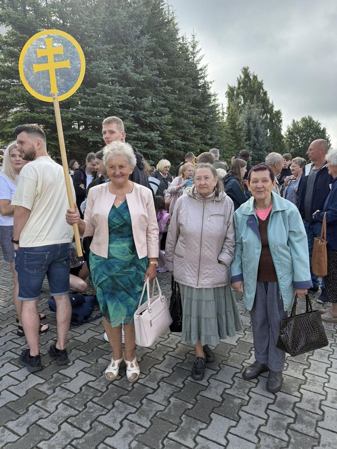 Ruszyła 47. Pielgrzymka Diecezji Radomskiej na Jasną Górę. Modlitwa i śpiew