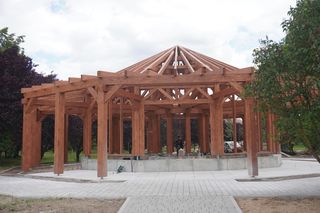 Tężnia solankowa w Parku im. Jadwigi Dziekońskiej