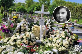 Grób 11-letniego Sebastiana zasypany białymi kwiatami. Mieszkańcy pamiętają o chłopcu