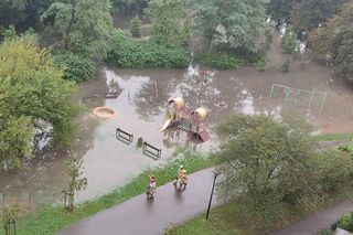 Alarm powodziowy na Śląsku! Brynica niebezpiecznie wzbiera. Są podtopienia