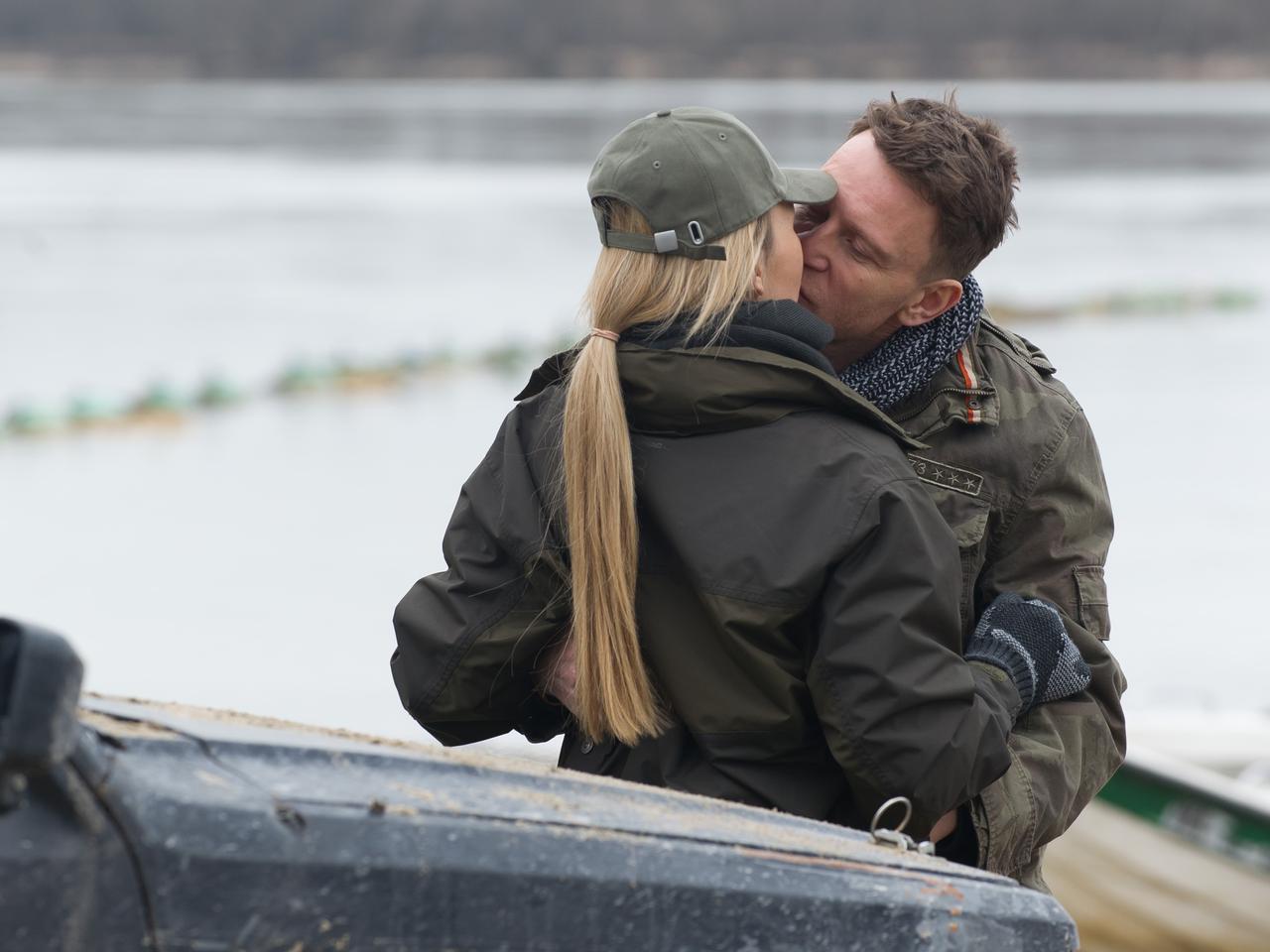 Na Wspólnej, odcinek 2508, Żaneta (Anna Guzik), Wojtek (Wojciech Błach). Żaneta i Wojtek na rajdzie off-roadowym.