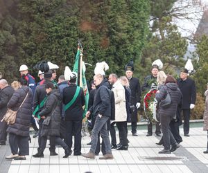 Pogrzeb górnika, który zginął w katastrofie w Kopalni Węgla Kamiennego Knurów-Szczygłowice. Osierocił dwie córki