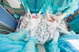 Taka ciąża to jak wygrana na loterii! W lubelskim szpitalu na świat przyszły czworaczki!