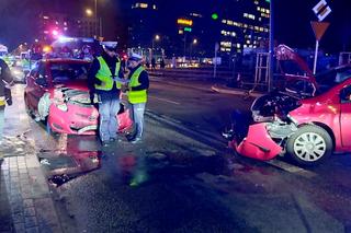 Potworny wypadek na Pradze. Zderzyły się dwie toyoty, kobieta i dwoje dzieci w szpitalu