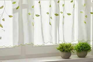 Wiosenne dekoracje okna - Sinsay