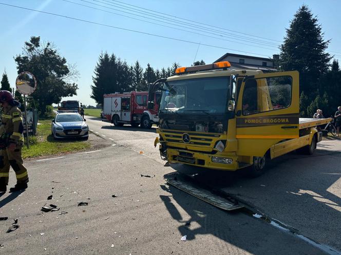 Wypadek w Siedliskach. Zderzenie osobówki i autolawety!