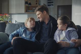 M jak miłość odc. 1799. Maja (Laura Jankowska), Szymek (Staś Szczypiński), Marcin (Mikołaj Roznerski)