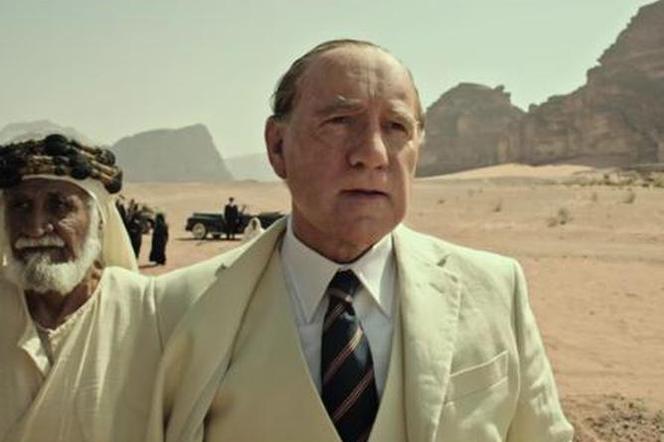 Kevin Spacey w filmie Wszystkie Pieniądze Świata