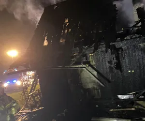 Pożar w domu jednorodzinnym na osiedlu Tokarnia w Wiśle. Nie żyje młody mężczyzna