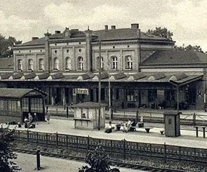 Dworce kolejowe na Warmii i Mazurach na starych zdjęciach. Tak wyglądały dawniej