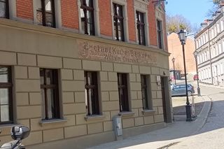 Tak zmieniła się Biskupia Górka. Zrewitalizowano kamienice. Zdjęcia przed i po 