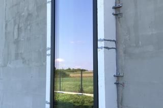 Ciepły montaż okien i drzwi – jakie wkręty wybrać? 