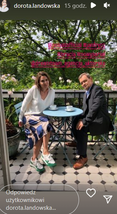 Bracia. Matka (Dorota Landowska) Zosi , ojciec braci Jerzy (Jan Frycz)