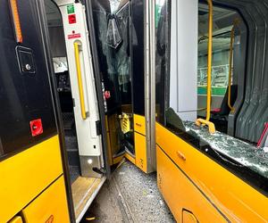 Totalna demolka na Bielanach. Roztrzaskane tramwaje i wielu rannych! Trzy osoby trafiły do szpitala