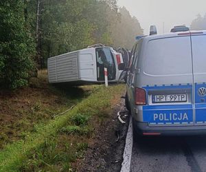 Trzy auta rozbite, jedna osoba w szpitalu! Droga krajowa zablokowana po wypadku