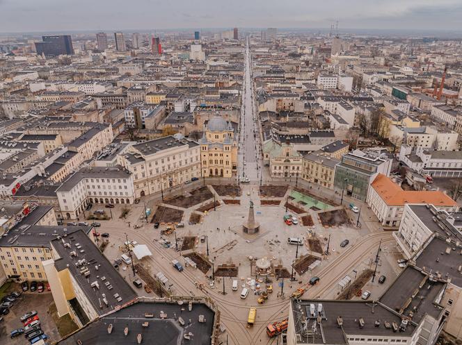 Plac Wolności w Łodzi już prawie gotowy