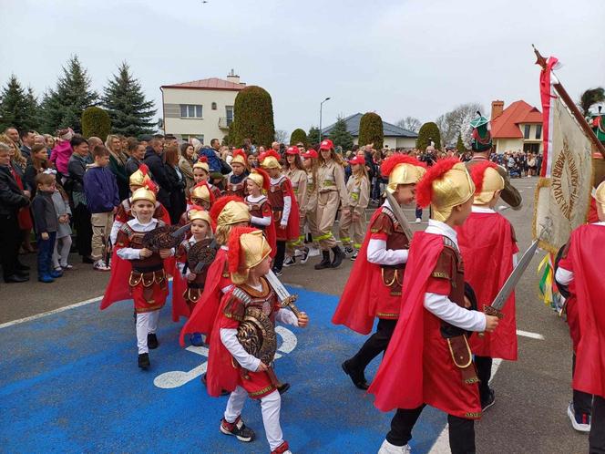 Wielkanocna parada Turków w Tryńczy