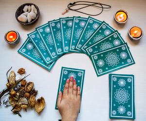 TAROT. ARKANA WIELKIE. Co oznacza karta VIII Sprawiedliwość?