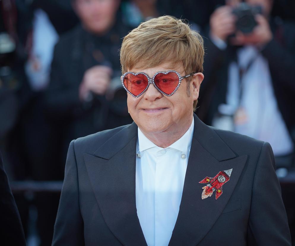 Elton John w szpitalu! Upadł w swojej rezydencji