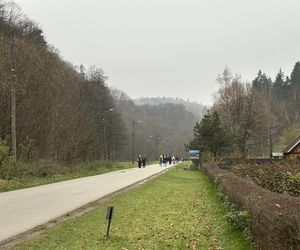 Najpiękniejsza wieś w Małopolsce zachwyca także jesienią. Leży na Szlaku Orlich Gniazd