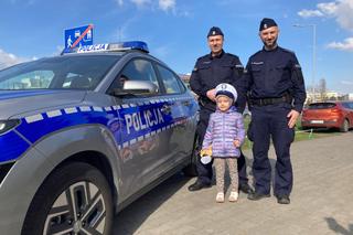 Policjanci dla 5-letniej Zuzi. Miły gest mundurowych z Torunia!