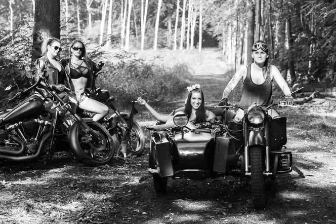 Śląskie motocyklistki rozebrały się w szczytnym celu. Oto wyjątkowy kalendarz na 2021 rok [ZDJĘCIA]