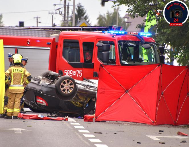 Tragedia w Piastowie. Dachowała samochodem, nie żyje