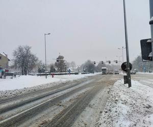 Potężny atak zimy w Małopolsce. Śnieg sypie bez przerwy