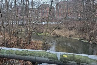 To najdłuższa rzeka województwa. Nazywana jest królową Warmii i Mazur