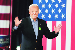 Toczą bój na słowa i dolary