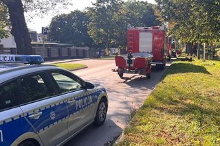 Sokołów Podlaski: 20-letni kierowca spowodował kolizję i wjechał do stawu