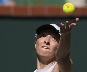 O której gra Iga Świątek finał dzisiaj WTA Stuttgart Iga Świątek - Sabalenka O której godzinie finał w Stuttgarcie 23.04.2023