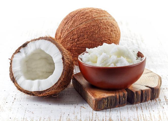 Naturalne oleje i masła do pielęgnacji ciała i włosów: olej makadamia i jojoba, masło karite