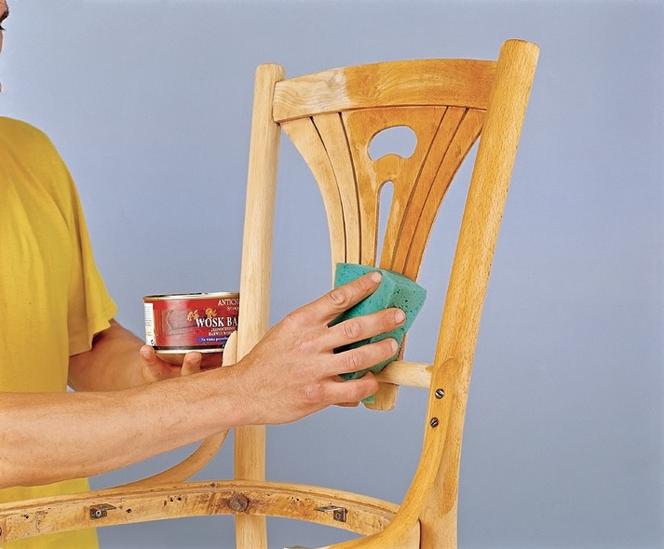 KROK IX - Pokrywanie krzesełka woskiem