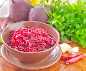 Buraczki zasmażane z przepisu babci. Dodaj 2 składniki, a będą smakować jak te za dzieciaka