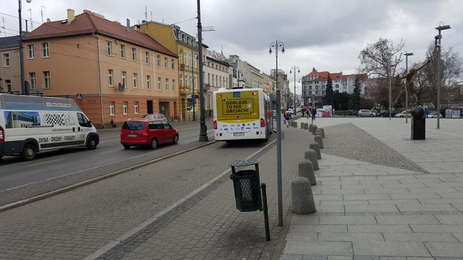 W Bydgoszczy zachęcają do bycia widocznym na drodze! Ruszyła akcja „Odblask to nie obciach” [ZDJĘCIA, WIDEO]