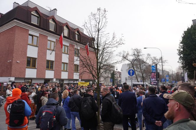 Protest rodziców i dziadków w Warszawie (7.03.2025)