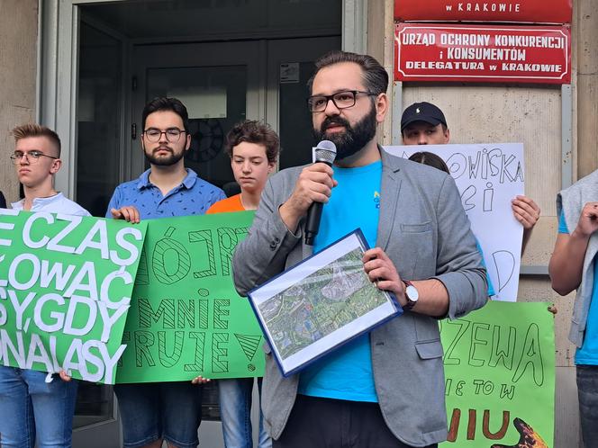 Manifestacja w obronie dóbr przyrody i klimatu w Krakowie